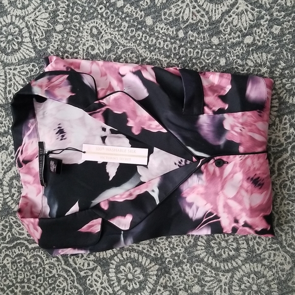 Victoria's Secret Other - Victorias Secret after hours silk shirt